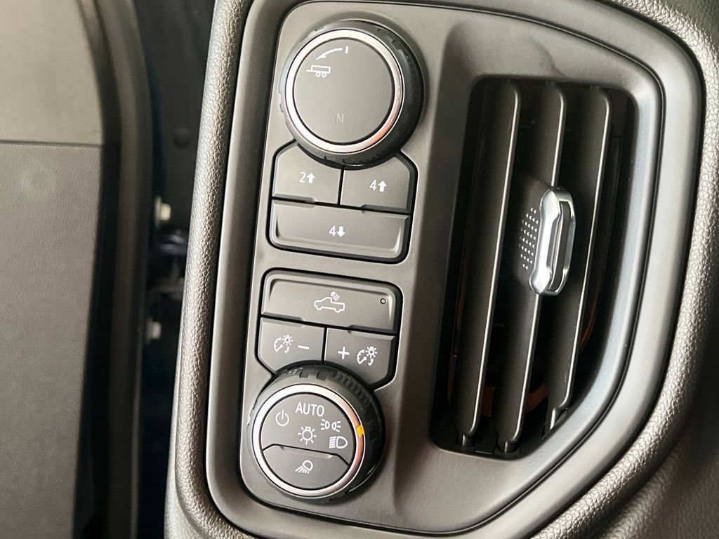 Used 2017 Chevrolet Tahoe LT AWD/4WD image 36