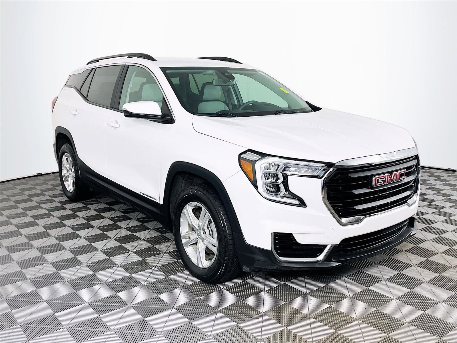 Used 2023 GMC Terrain SLE w/ Driver Convenience Package