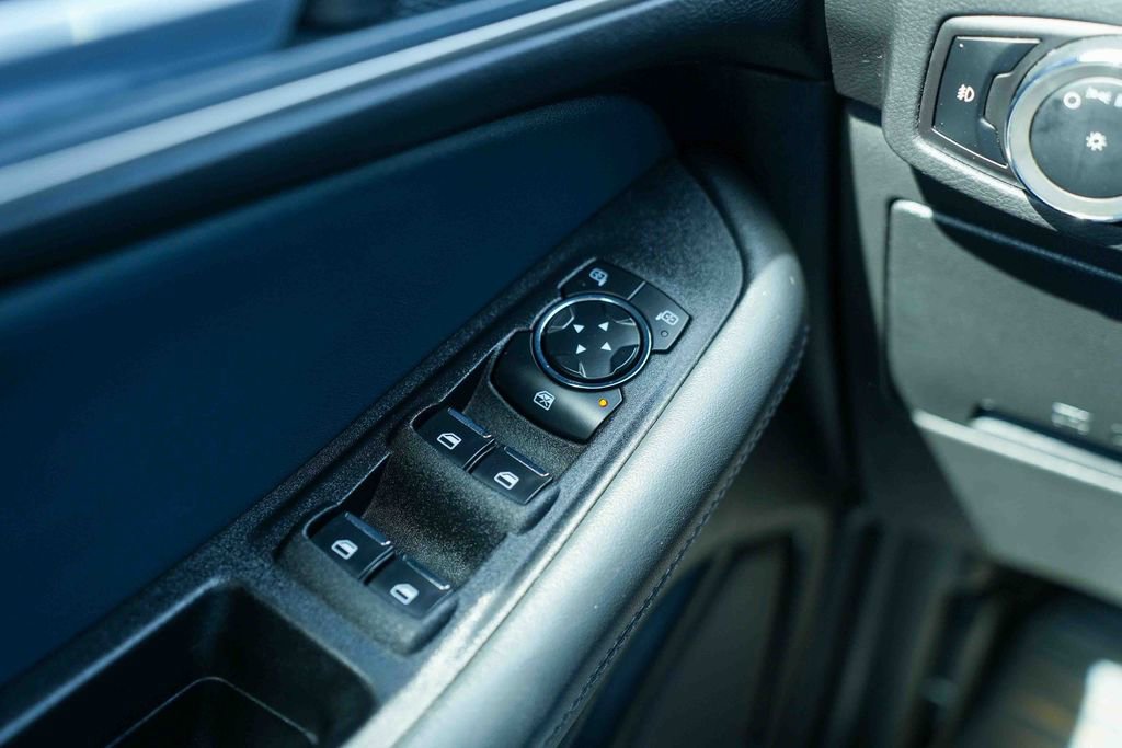 Used 2024 Ford Edge SEL w/ Sport Appearance Package AWD/4WD image 29
