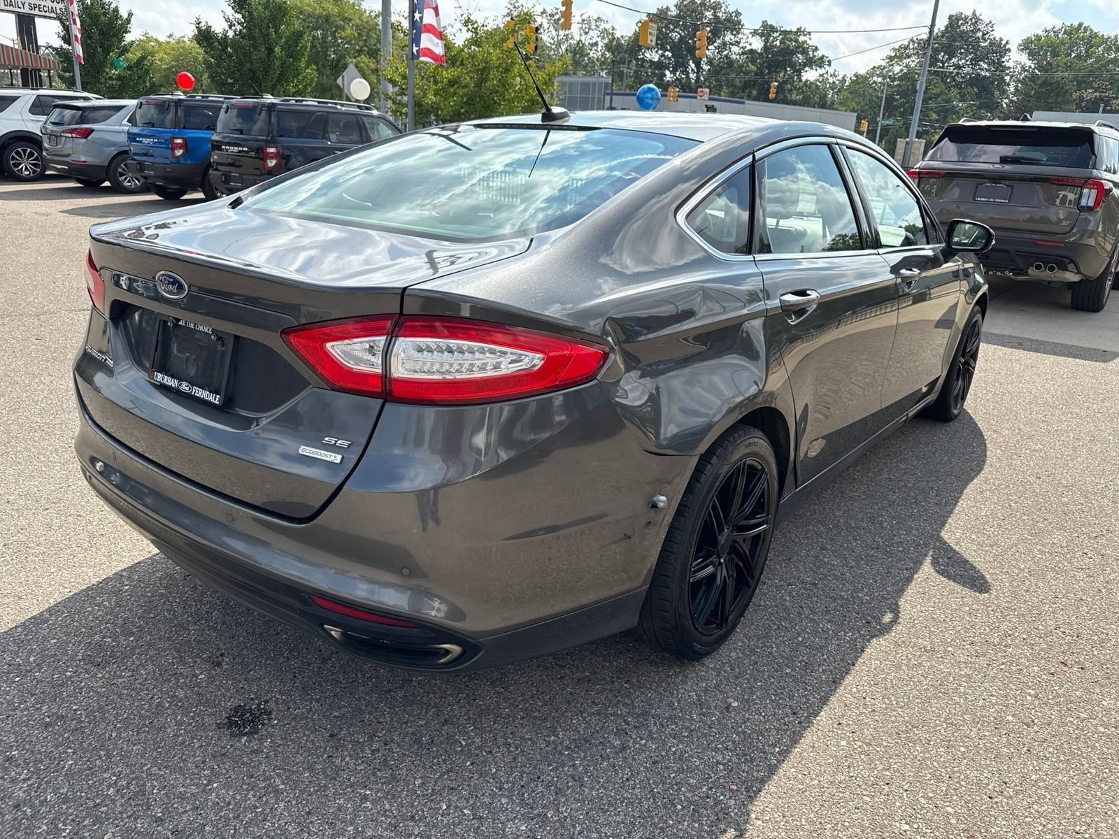 Used 2015 Ford Fusion SE w/ Equipment Group 202A FWD image 7
