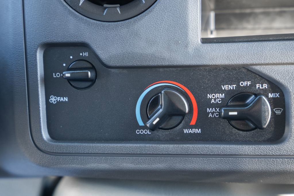 Certified 2023 Ford E-450 and Econoline 450 Super Duty w/ Power Windows & Locks Group image 24