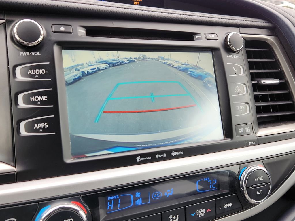 Used 2017 Toyota Highlander XLE image 25