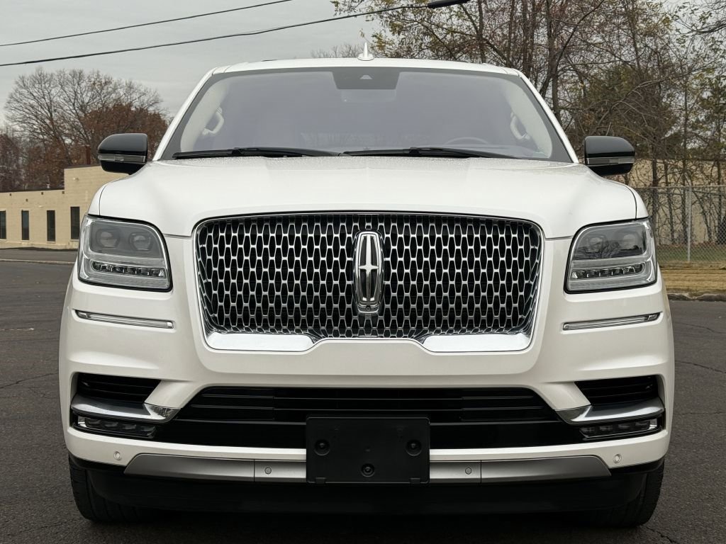 Used 2019 Lincoln Navigator Reserve image 3