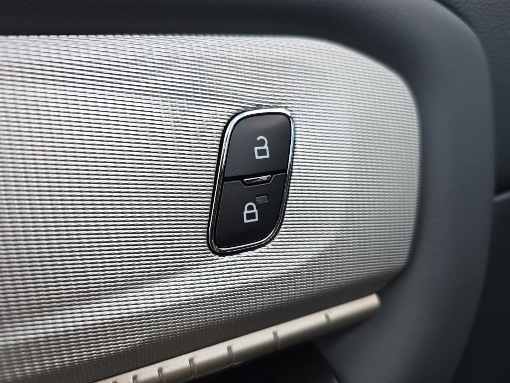 New 2026 Ford Explorer Active image 9