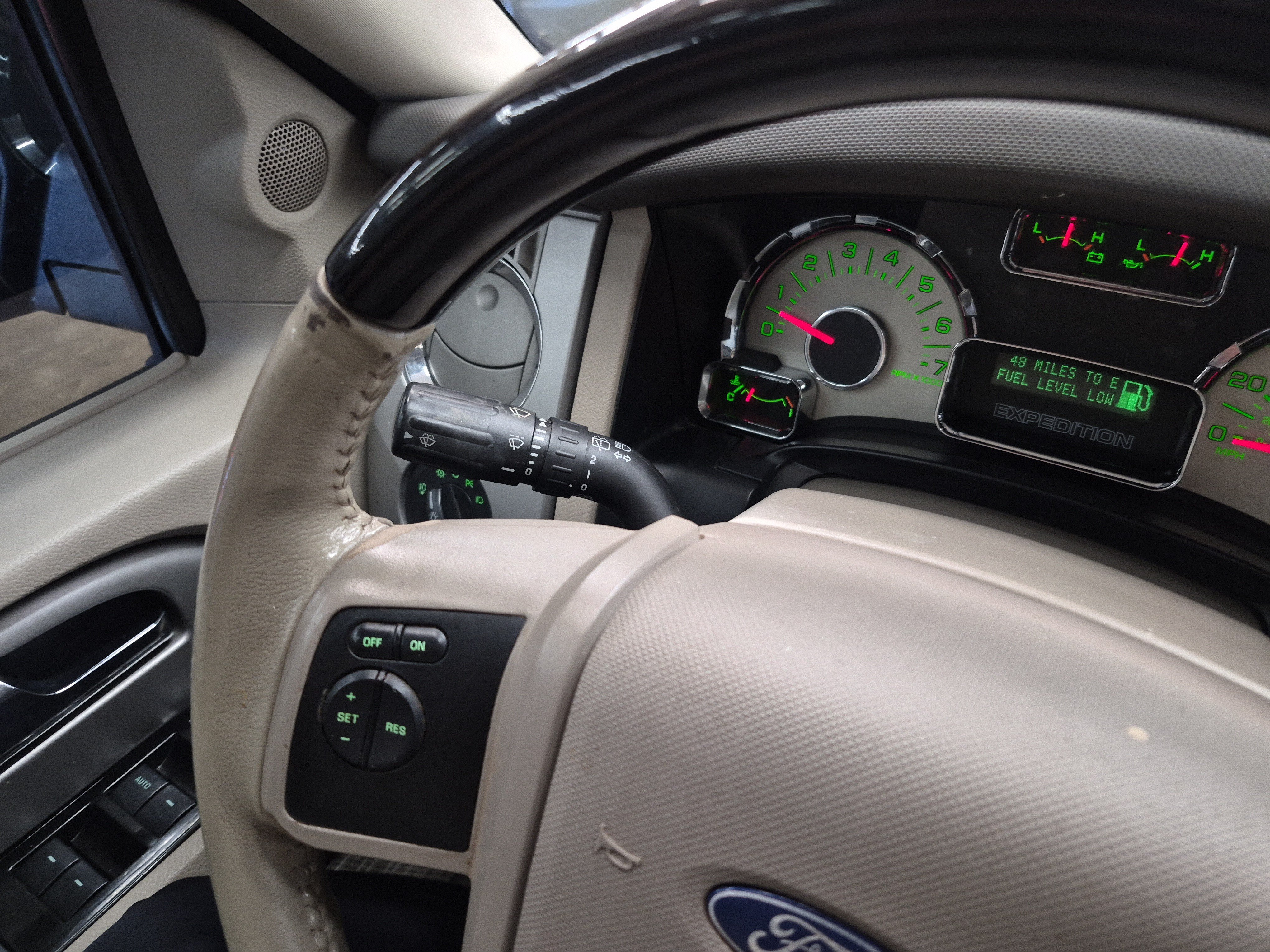 Used 2014 Ford Expedition Limited w/ Equipment Group 301A RWD image 28