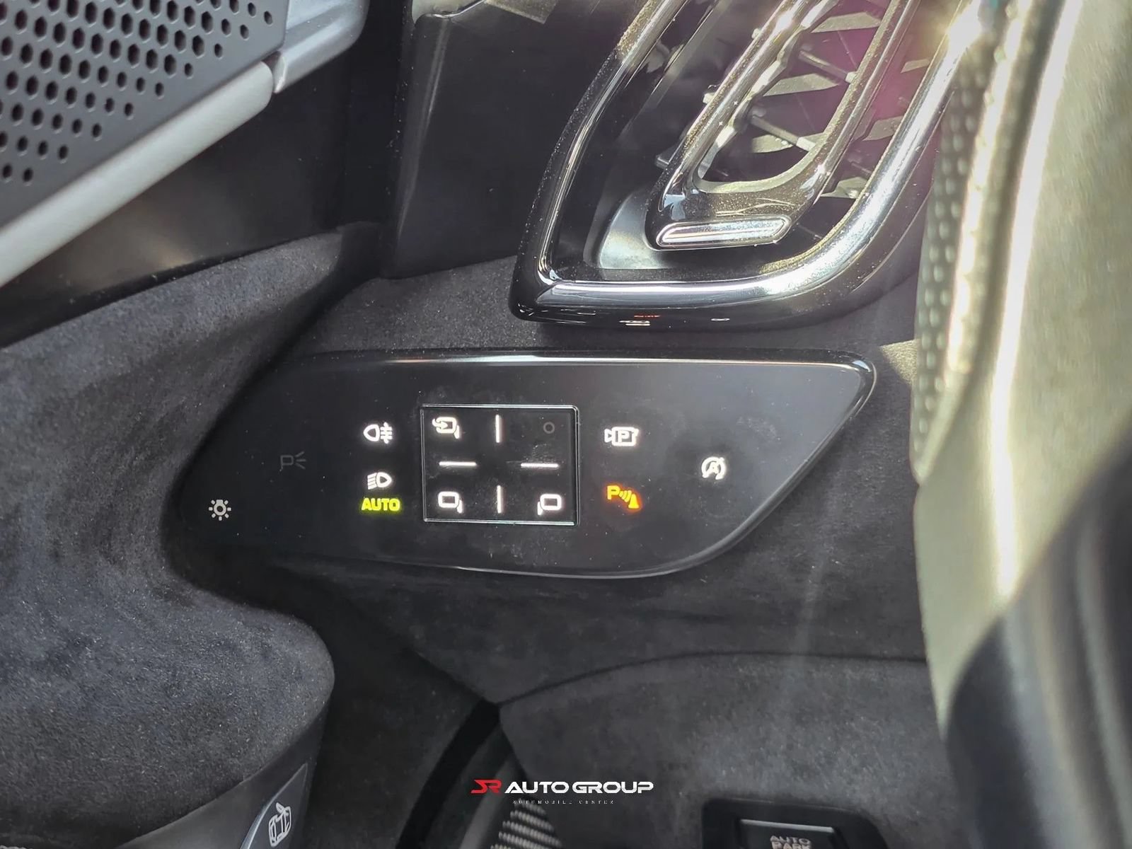 Used 2021 Ferrari Roma RWD image 28