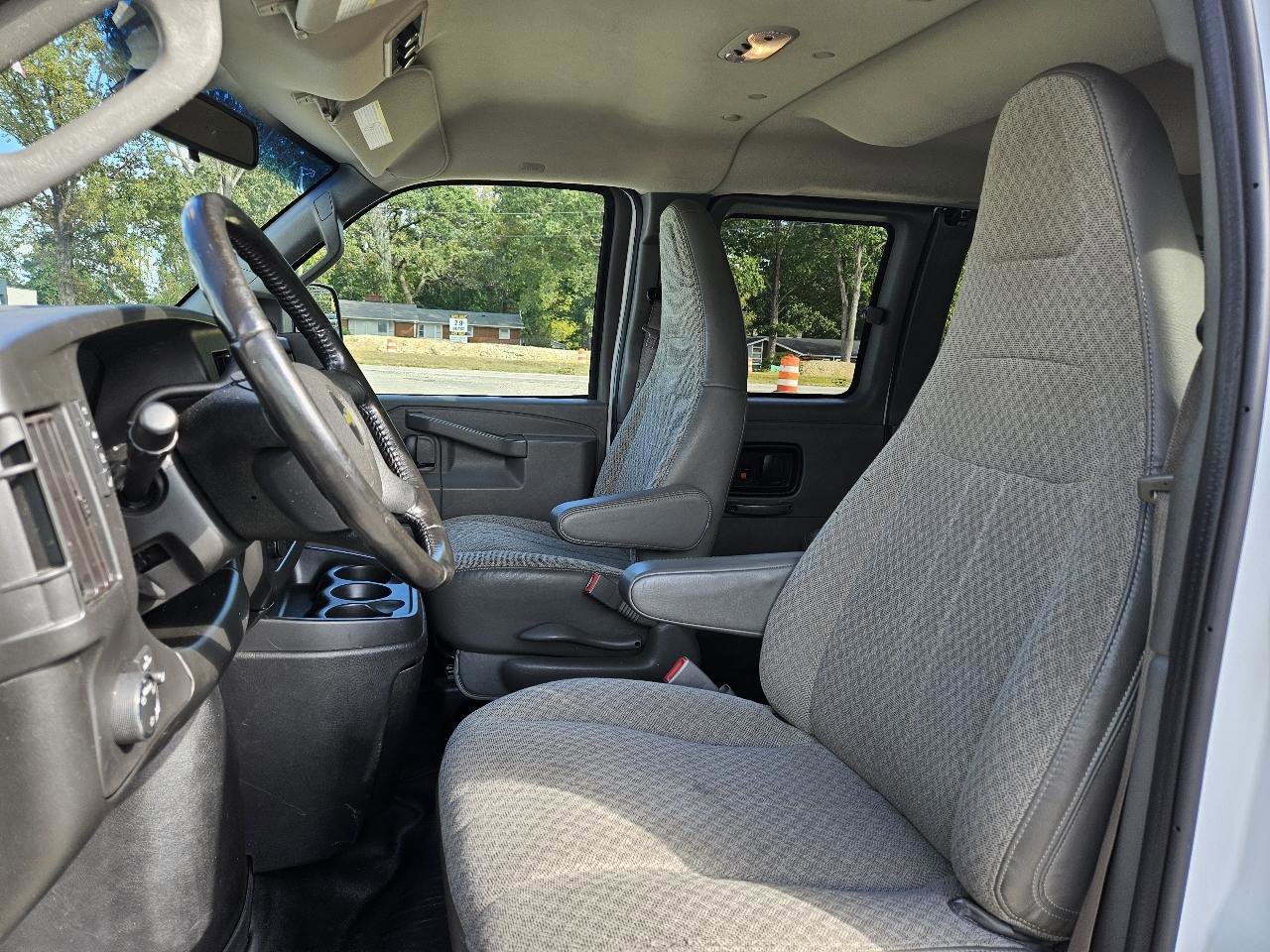 Used 2020 Chevrolet Express 3500 LS RWD image 11