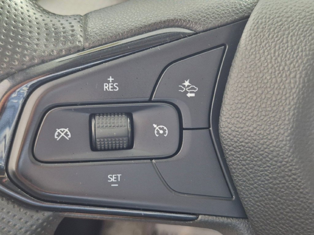 Used 2024 Chevrolet Trax LS w/ LS Convenience Package FWD image 14