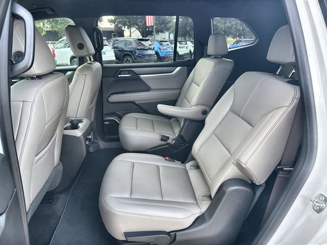 Certified 2026 GMC Acadia Elevation w/ Elevation Premium Package FWD image 24