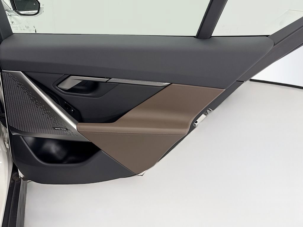 Certified 2026 BMW i5 eDrive40 w/ Premium Package RWD image 26