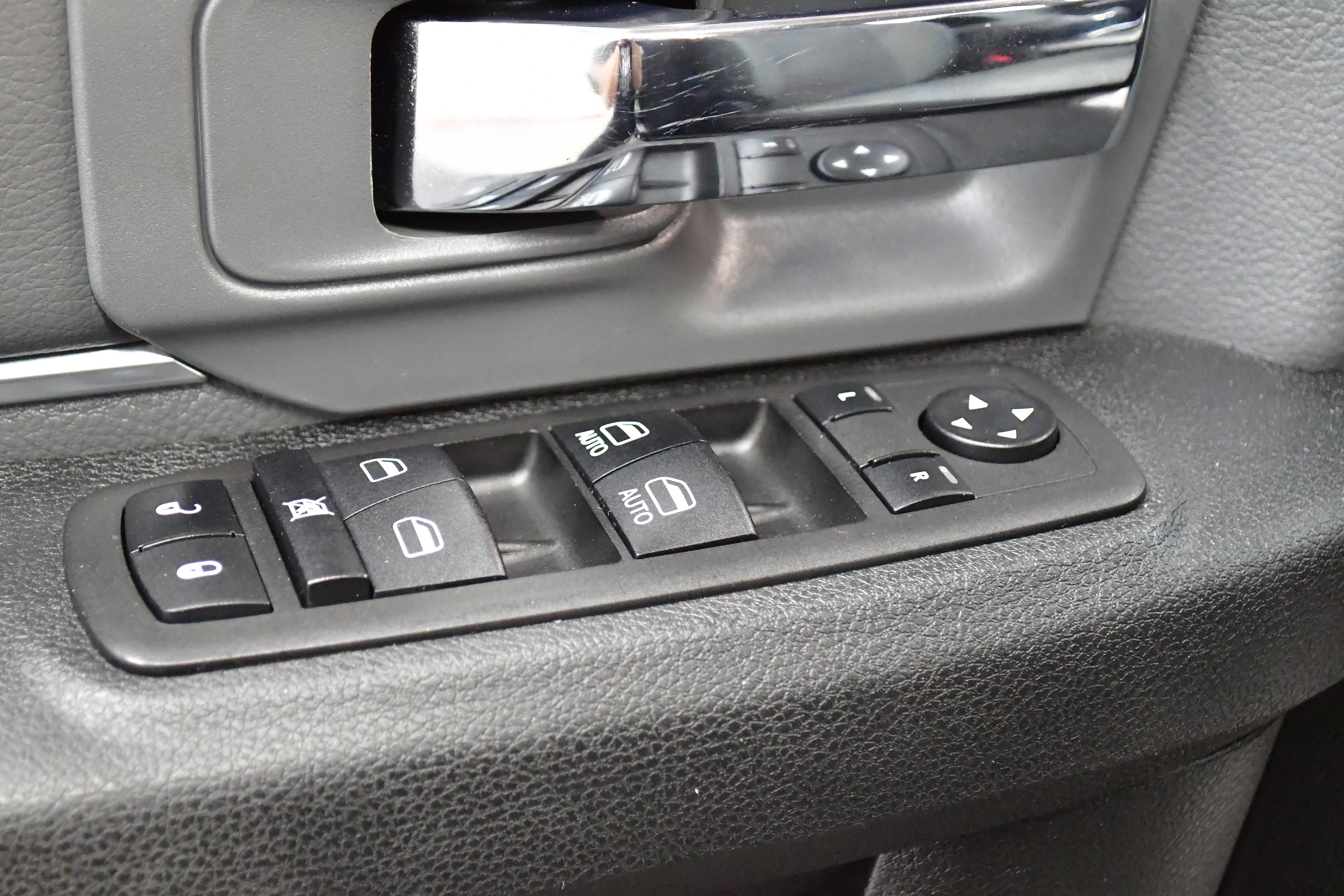 Used 2023 RAM 1500 Classic SLT w/ Trailer & Traction Group AWD/4WD image 15