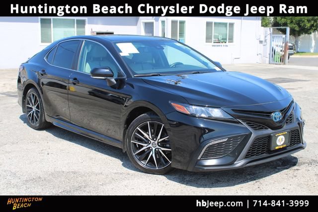 Used 2024 Toyota Camry SE FWD image 1
