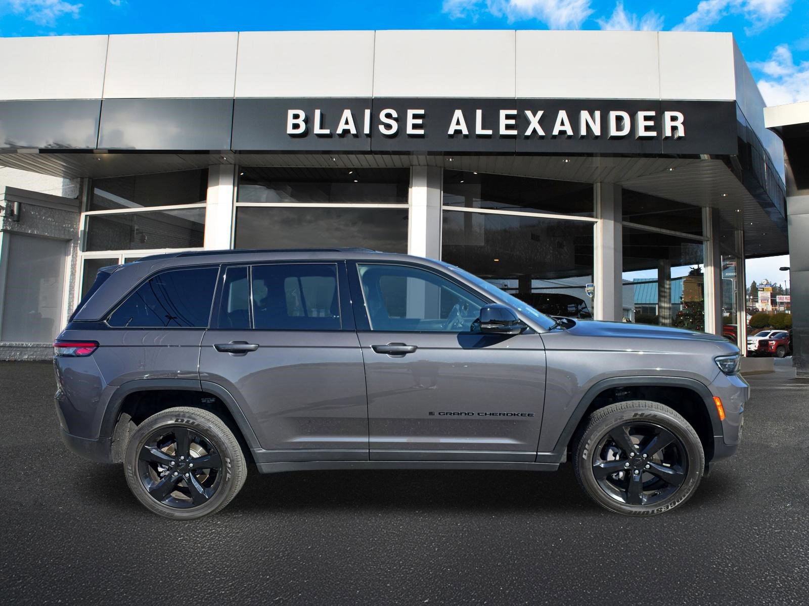 Used 2024 Jeep Grand Cherokee Altitude AWD/4WD video 2