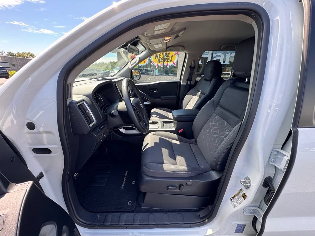 Used 2025 Nissan Frontier SV w/ SV Convenience Package AWD/4WD image 32