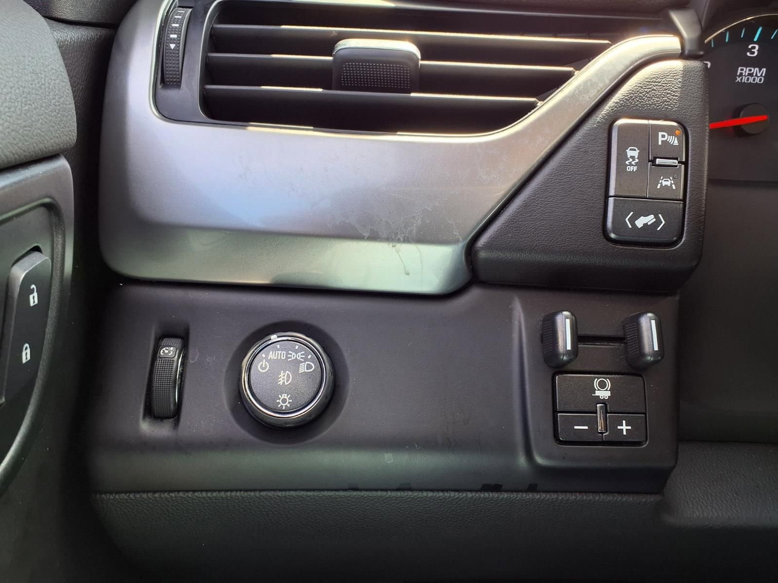Used 2019 Chevrolet Tahoe LT image 23