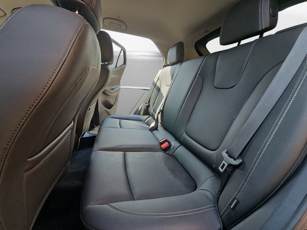 Used 2024 Buick Encore GX Sport Touring AWD/4WD image 13