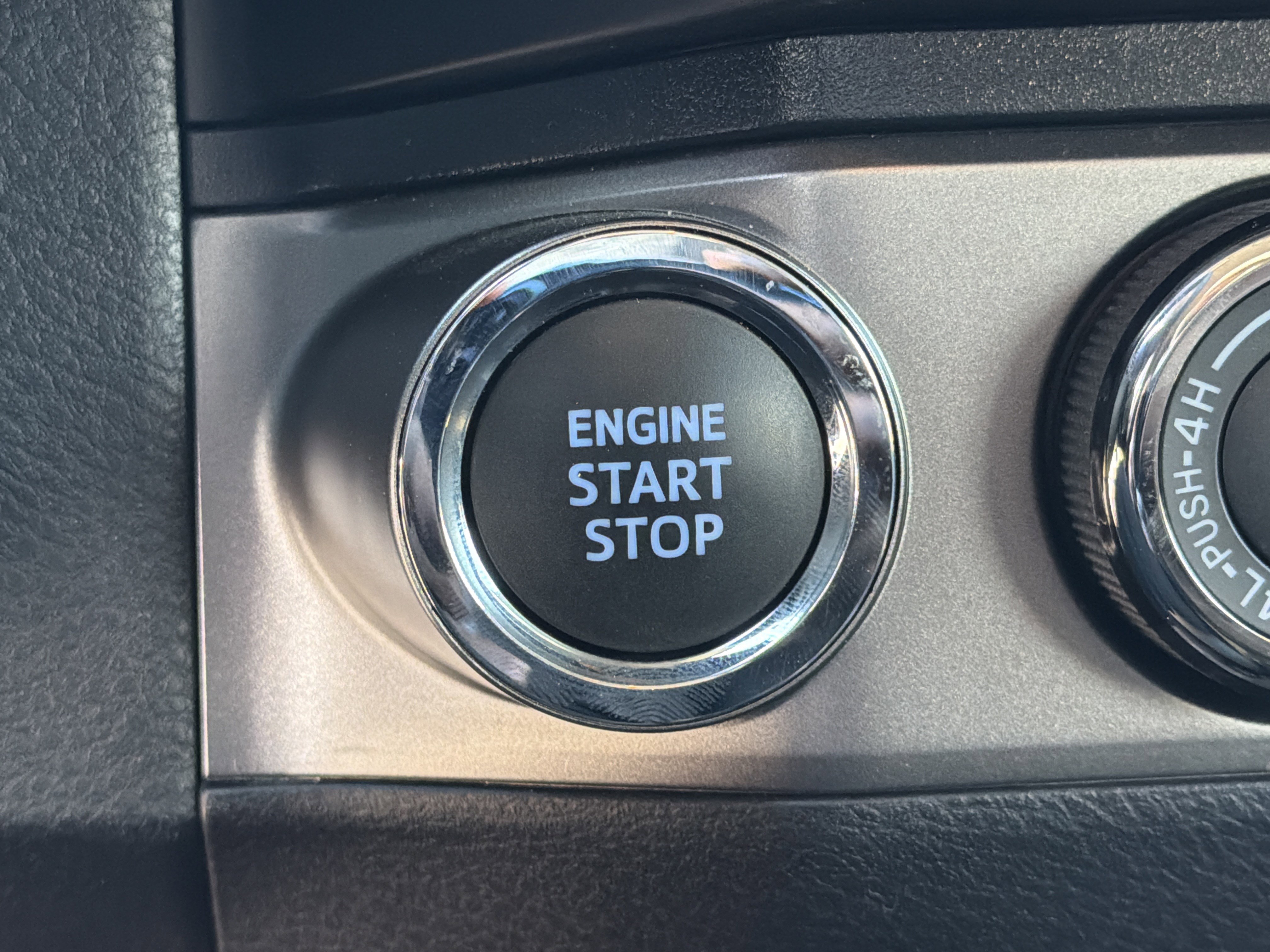 Used 2023 Toyota Tacoma SR5 w/ Technology Package image 4