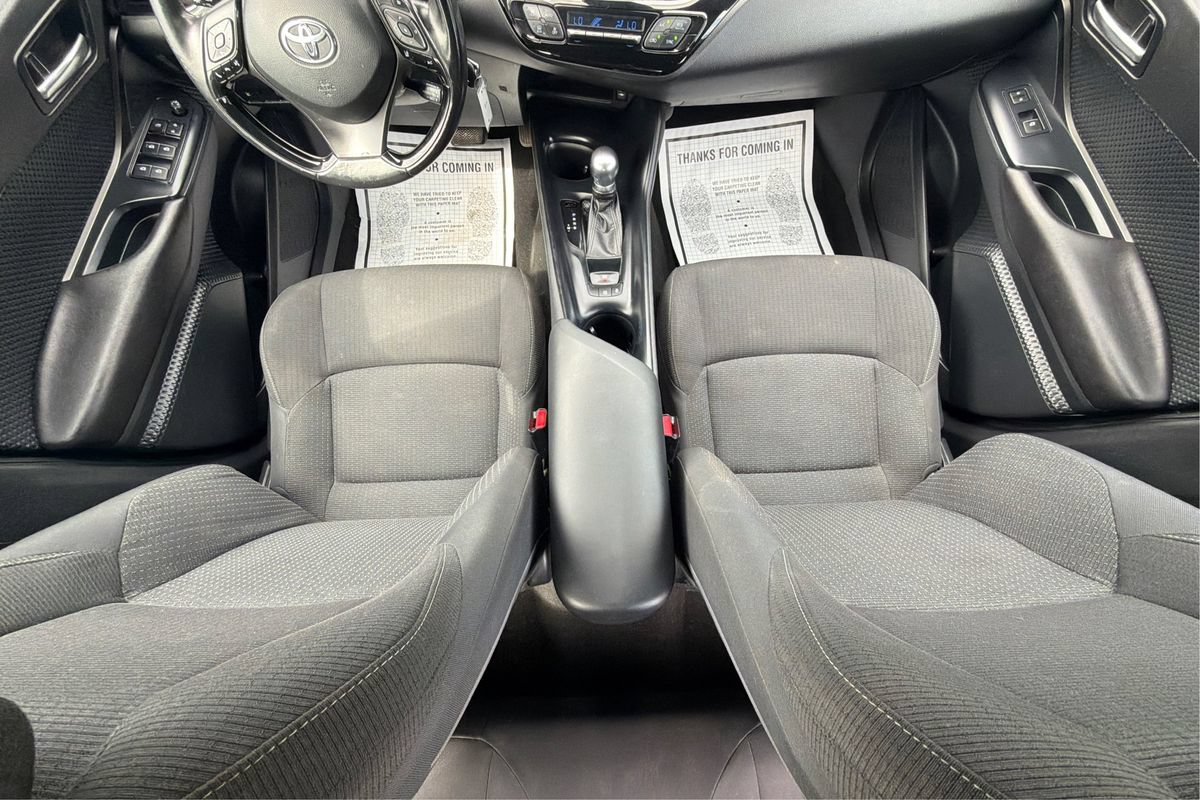 Used 2018 Toyota C-HR XLE FWD image 14