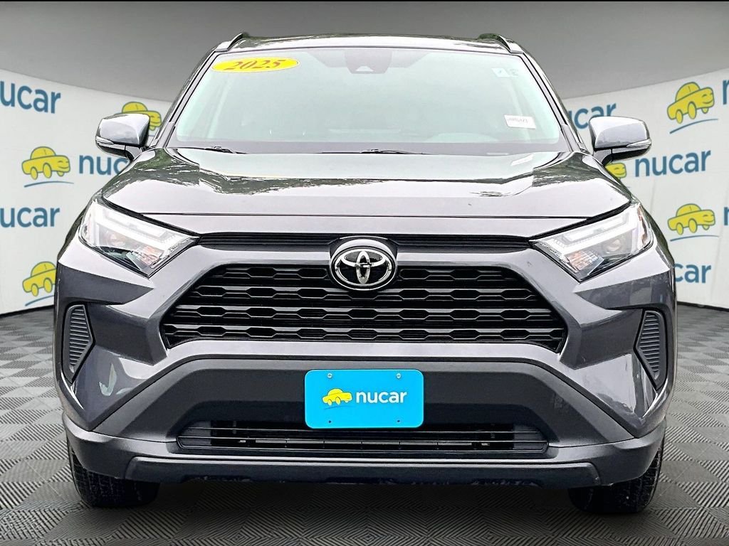 Used 2025 Toyota RAV4 XLE AWD/4WD image 2
