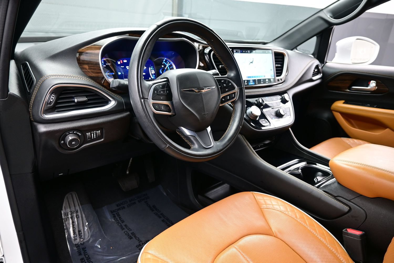 Used 2022 Chrysler Pacifica Pinnacle FWD image 12