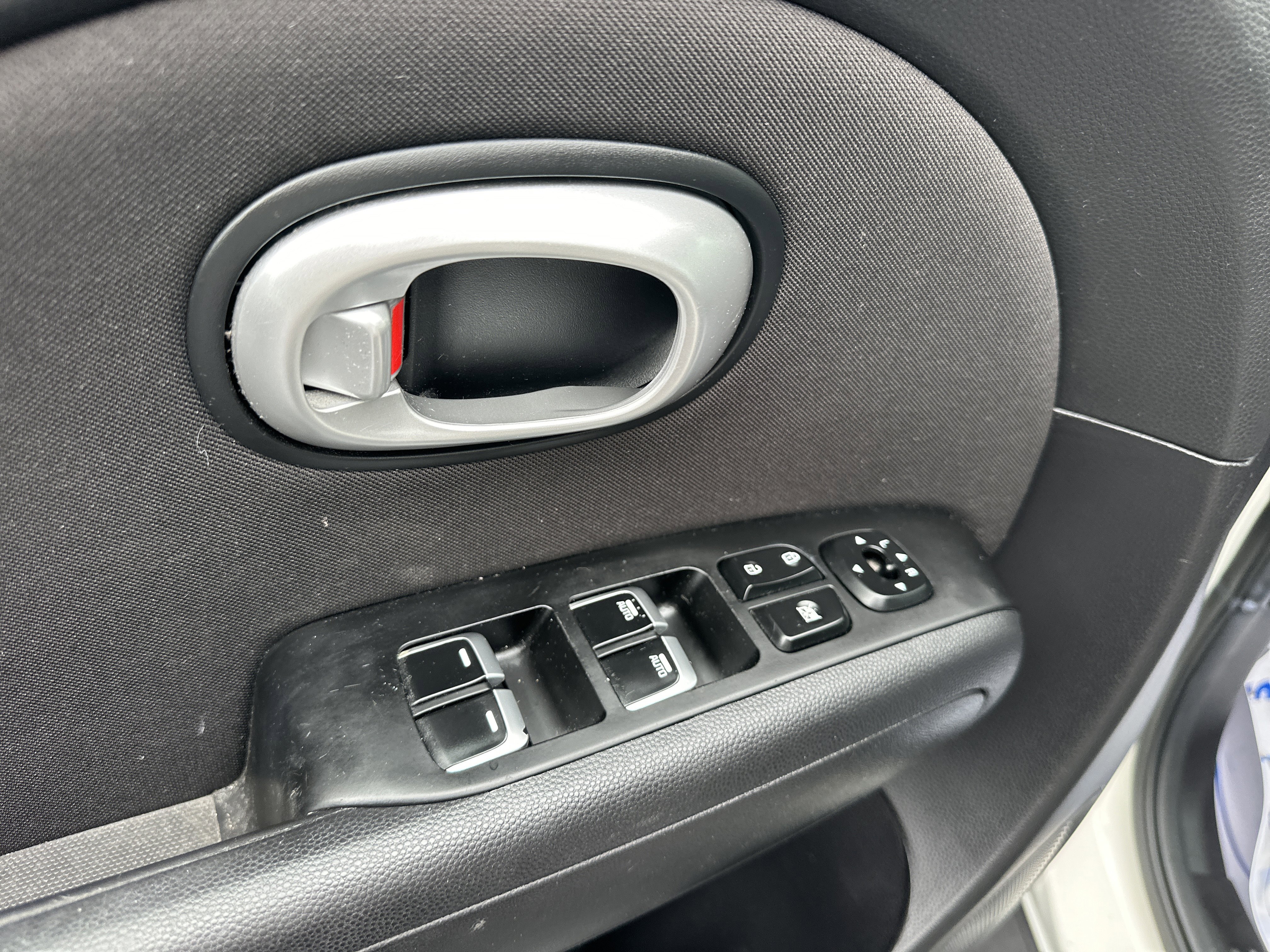 Used 2019 Kia Soul + FWD image 9
