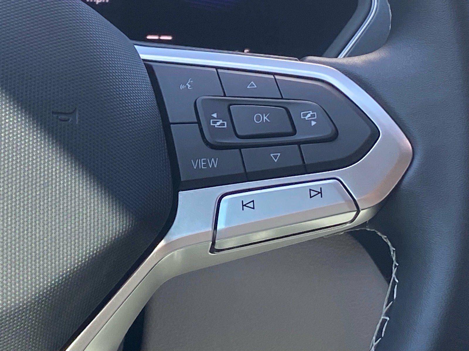 Certified 2023 Volkswagen Tiguan SE AWD/4WD image 7