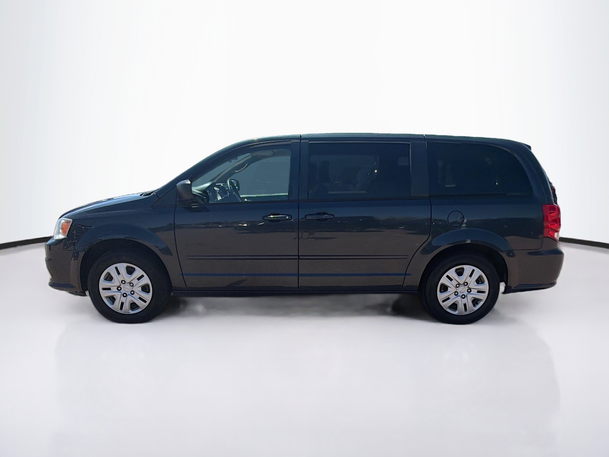 Used 2014 Dodge Grand Caravan SE w/ Quick Order Package 29E SE FWD image 4