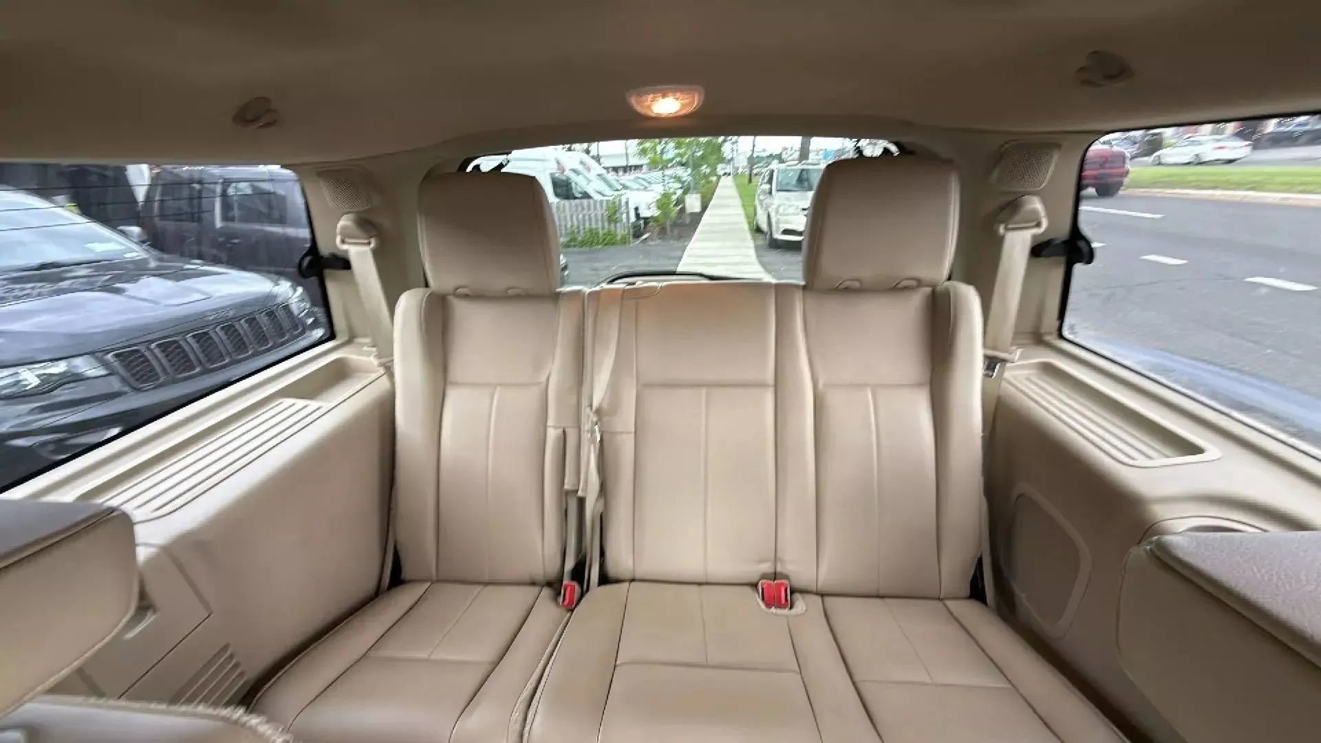 Used 2017 Ford Expedition Limited AWD/4WD image 28