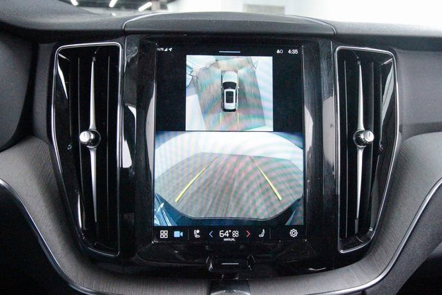 Certified 2025 Volvo XC60 B5 Core image 18