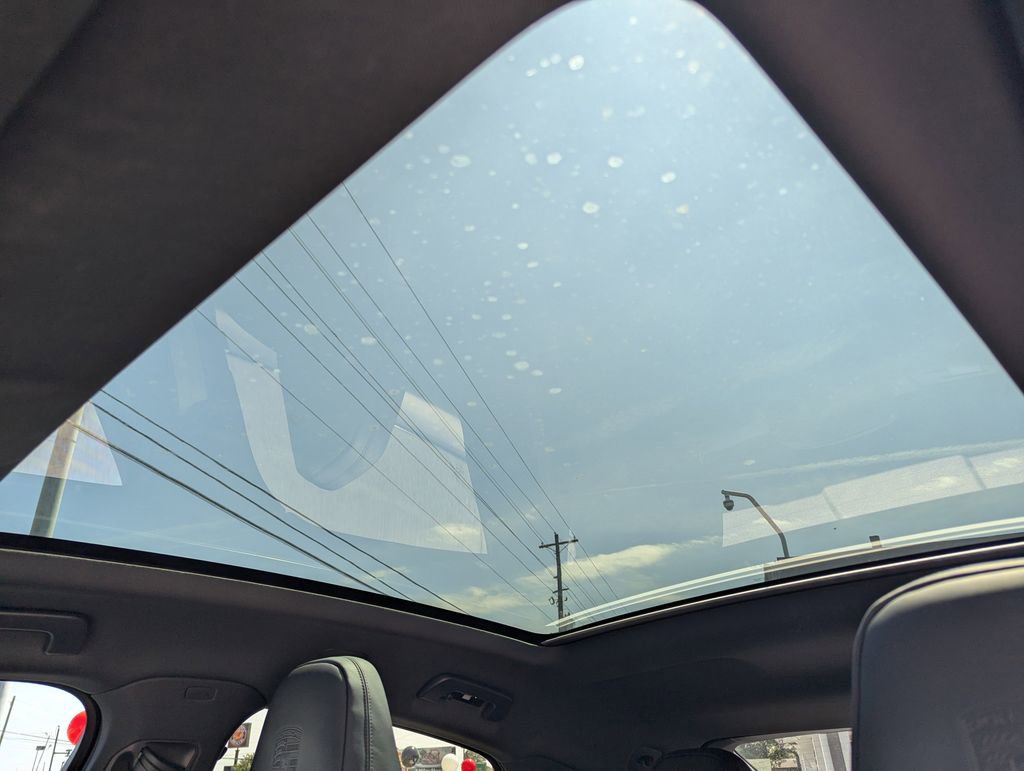 Used 2023 Porsche Cayenne Platinum Edition image 18