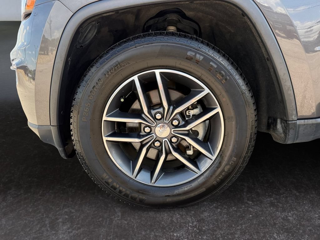 Used 2017 Jeep Grand Cherokee Limited w/ Luxury Group II AWD/4WD image 9