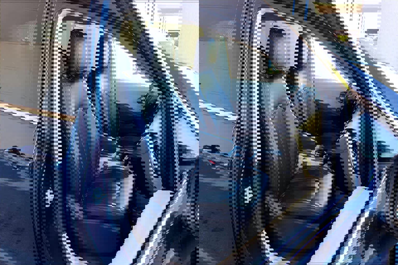 Used 2023 Chrysler Pacifica Touring-L FWD image 9