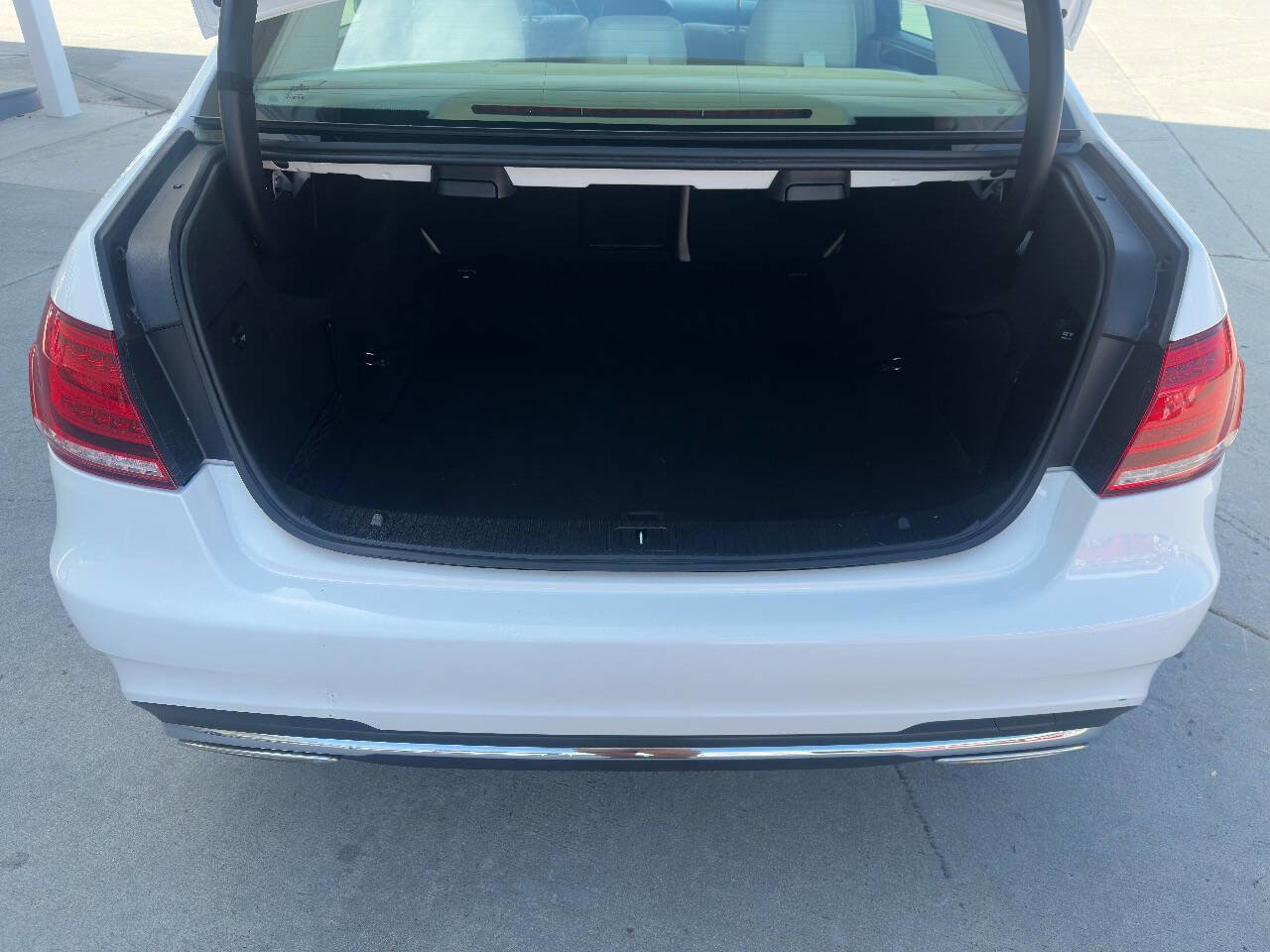 Used 2014 Mercedes-Benz E 350 4MATIC Sedan image 18