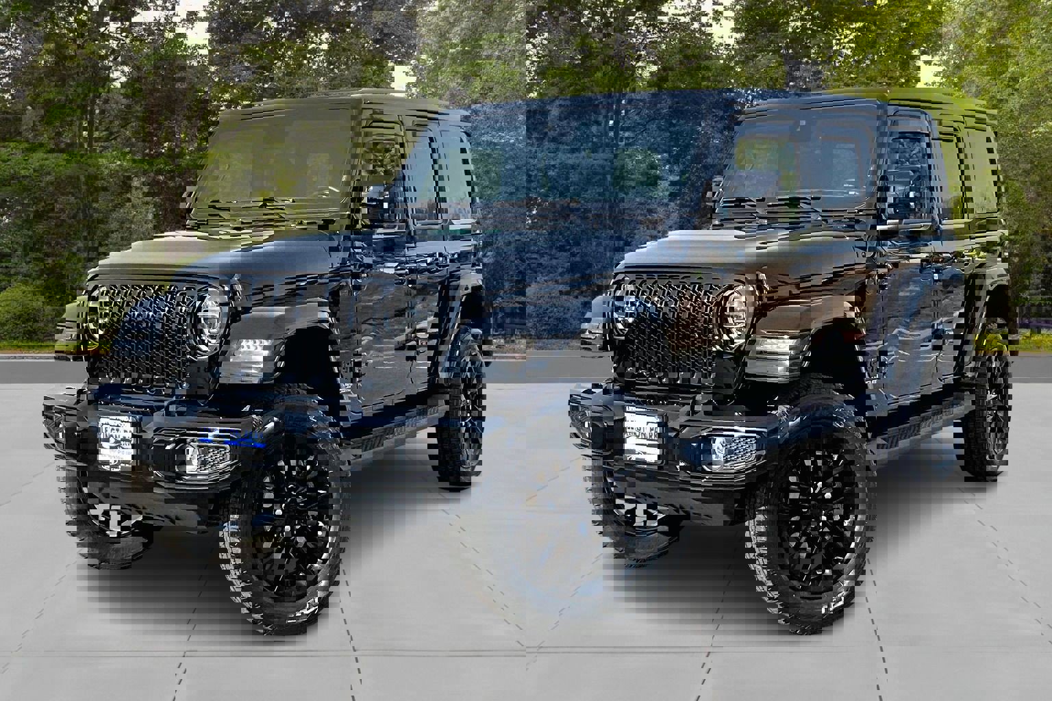 Used 2022 Jeep Wrangler Unlimited Sahara image 3