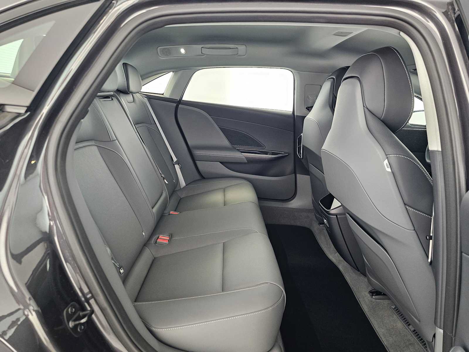 Used 2025 Lucid Air Touring AWD/4WD image 12