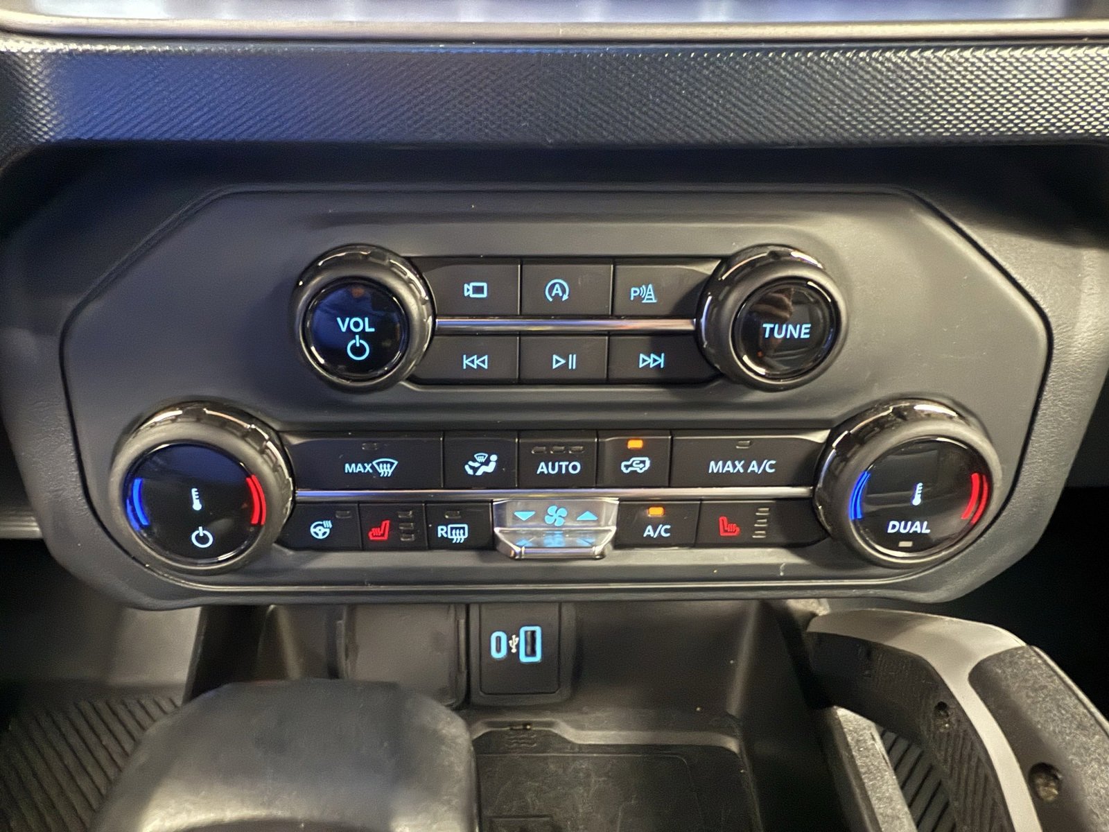 Used 2022 Ford Bronco Outer Banks image 19