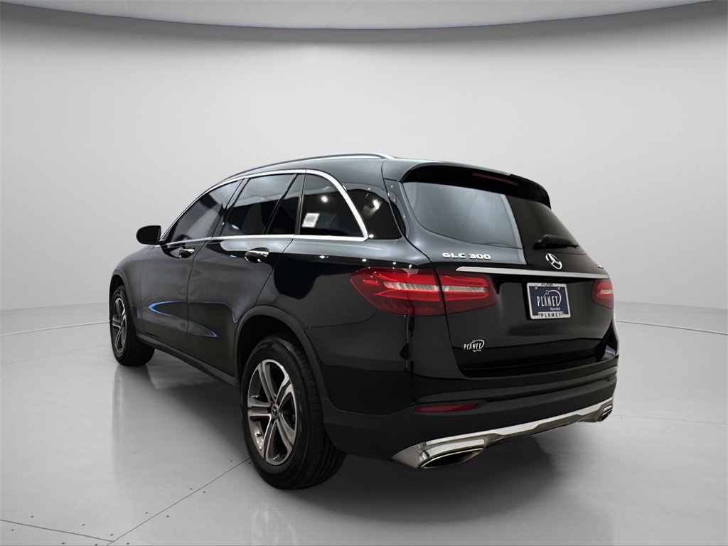 Used 2019 Mercedes-Benz GLC 300 4MATIC image 3