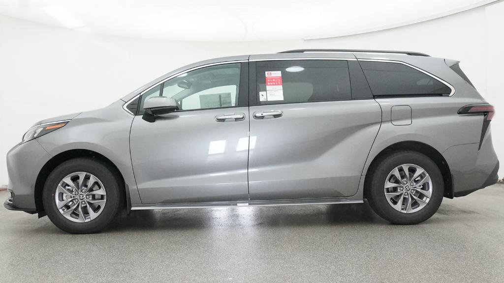 New 2026 Toyota Sienna XLE FWD image 39