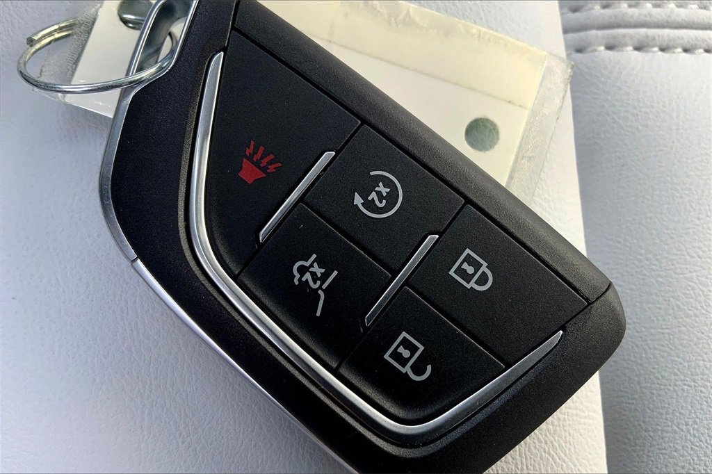 New 2026 Cadillac Optiq Sport 1 image 37