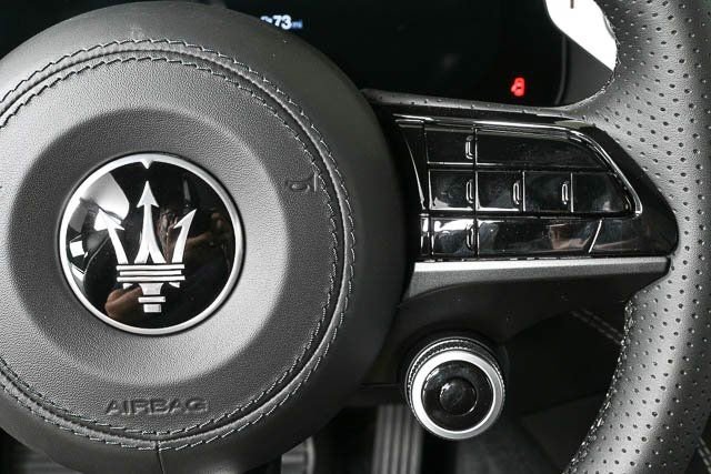 New 2025 Maserati Grecale Folgore image 12