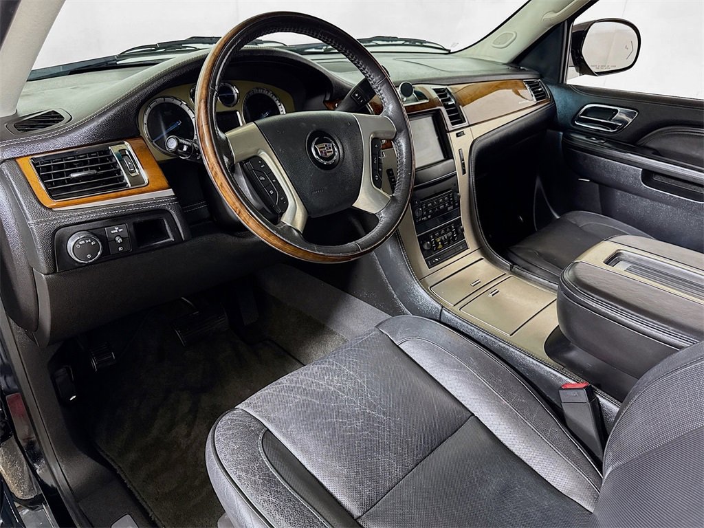 Used 2012 Cadillac Escalade ESV Platinum image 7