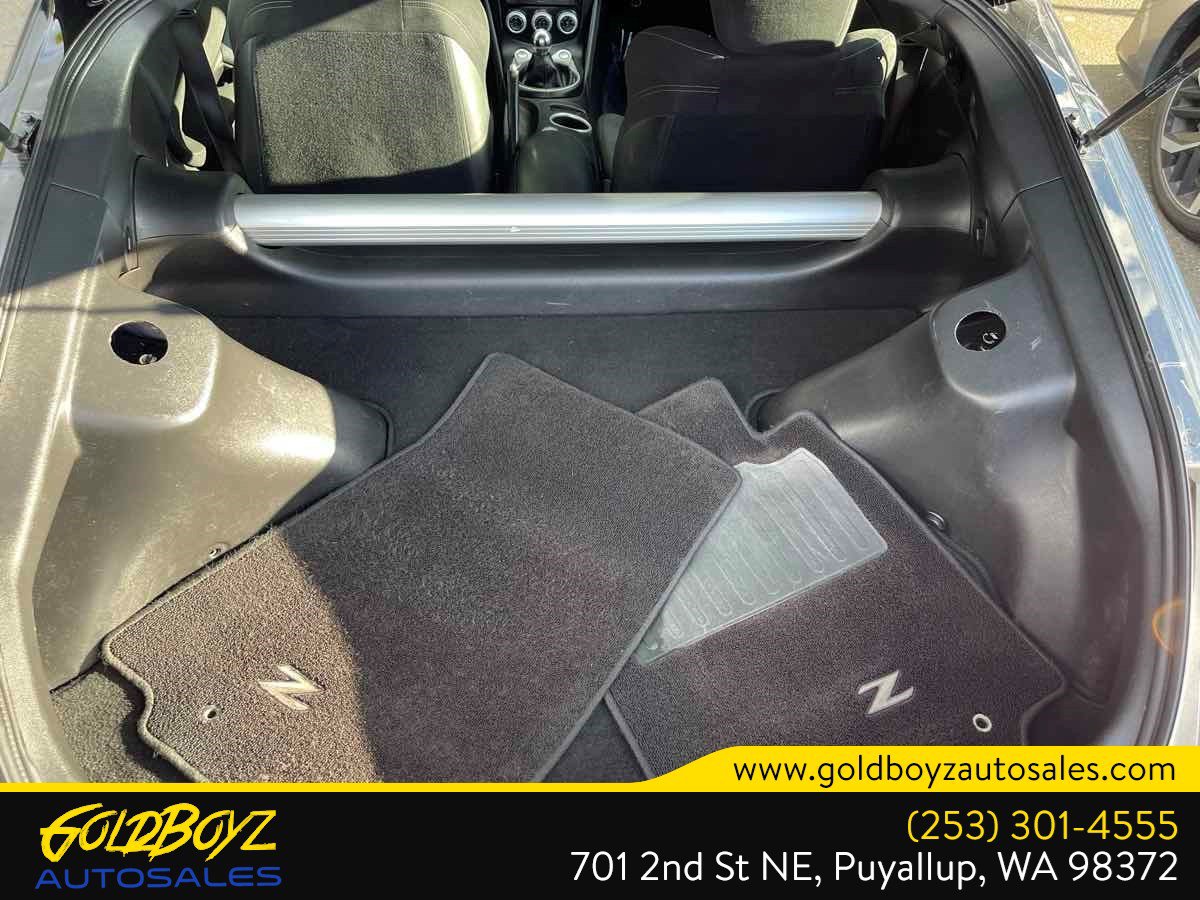 Used 2017 Nissan 370Z Coupe RWD image 25