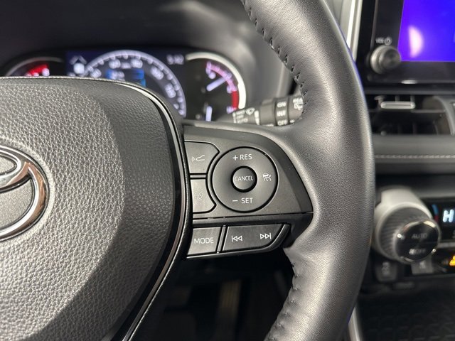 Used 2023 Toyota RAV4 XLE Premium image 16