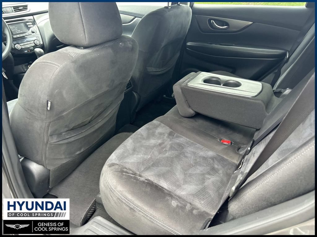 Used 2015 Nissan Rogue SV FWD image 19