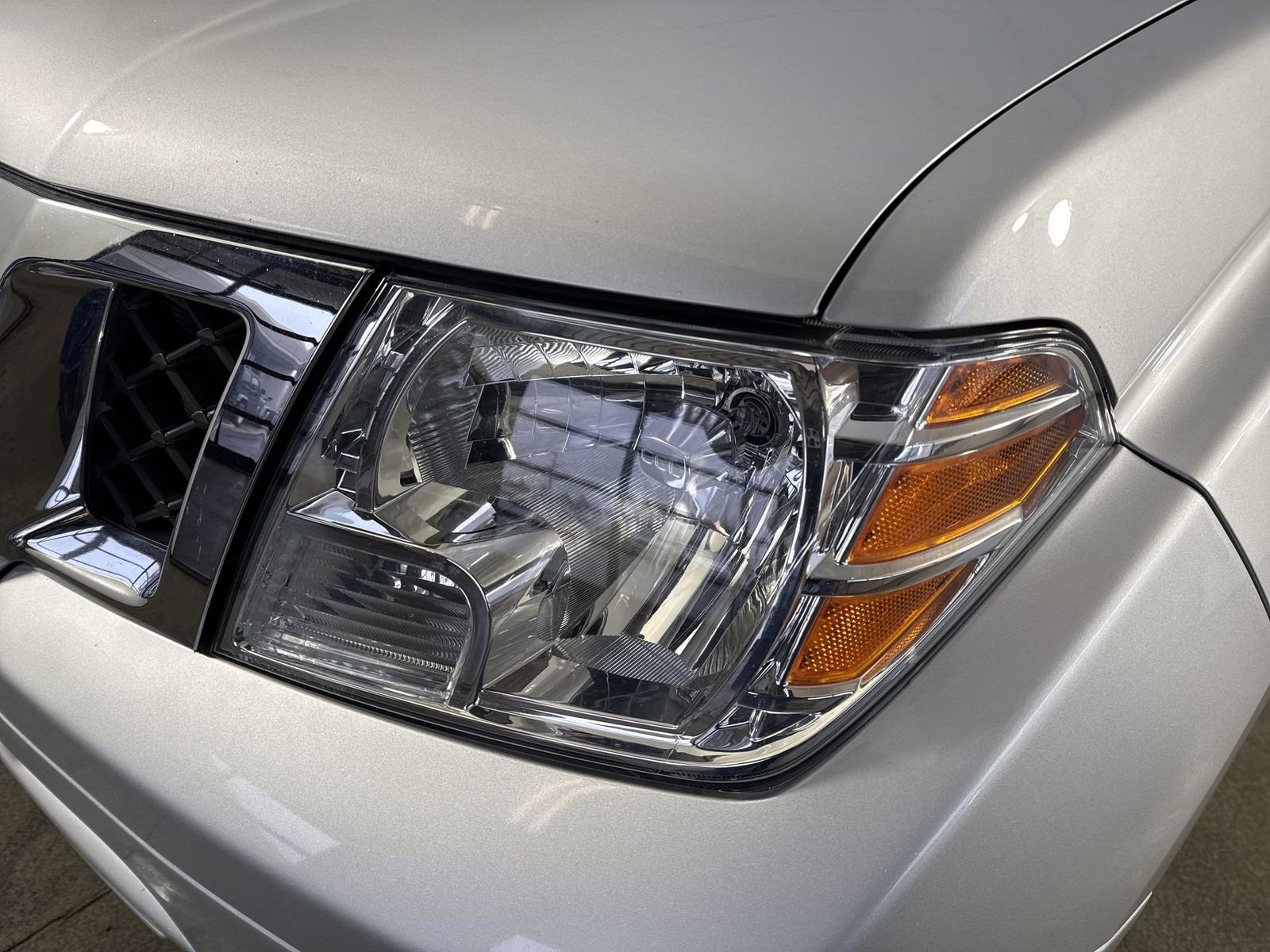 Used 2021 Nissan Frontier SV w/ SV Utility Package image 26