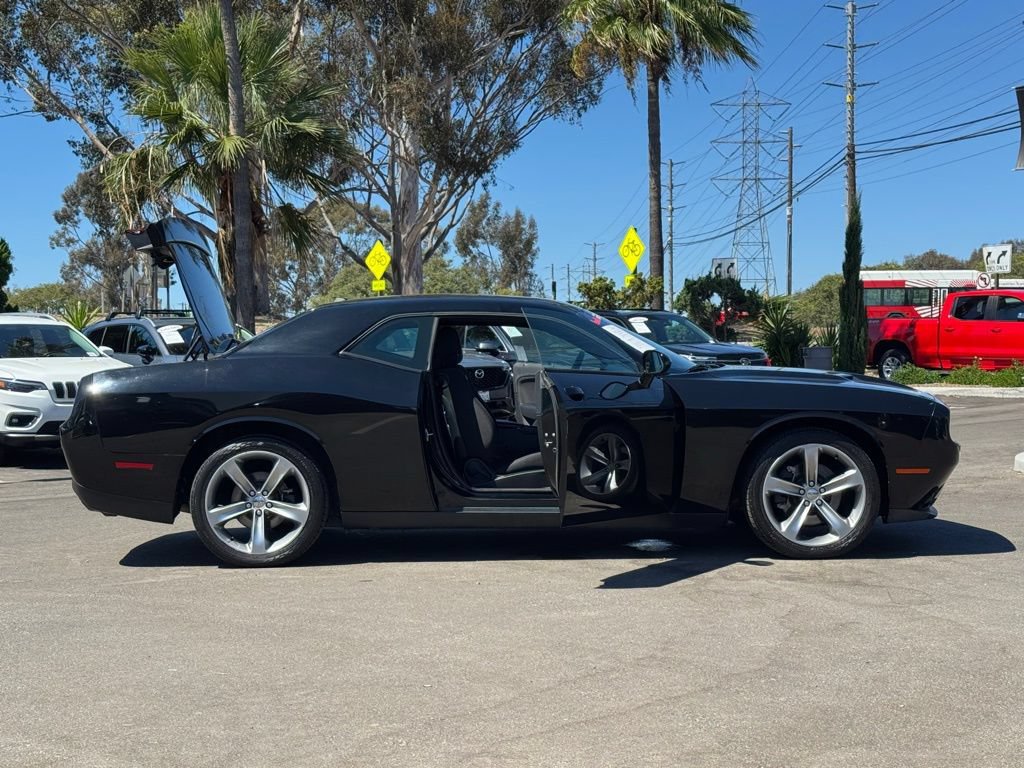 Used 2015 Dodge Challenger SXT w/ Super Sport Group (SS/T) RWD image 29