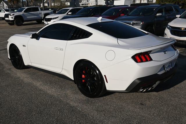 Used 2025 Ford Mustang GT Premium image 3