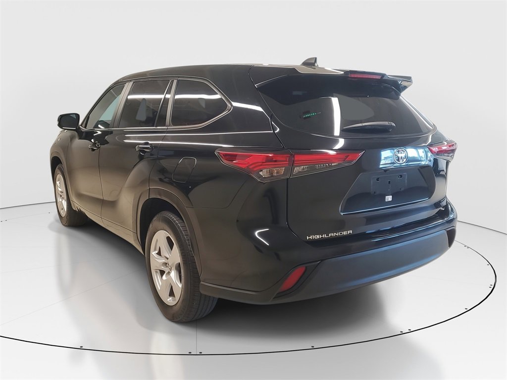 Used 2023 Toyota Highlander L image 5