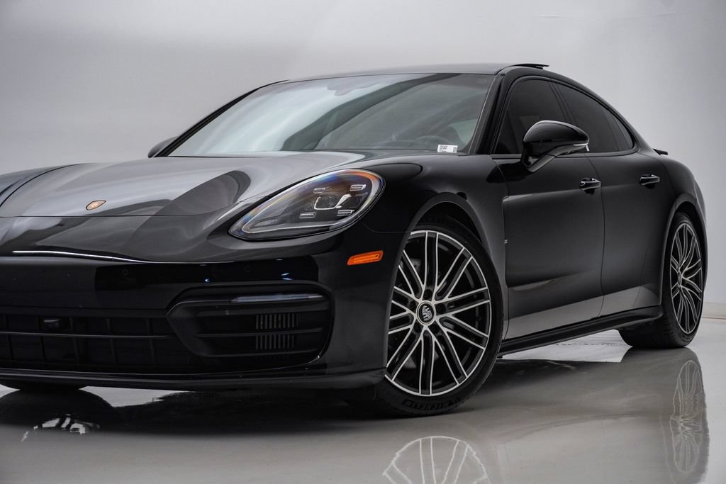 Used 2021 Porsche Panamera RWD image 2