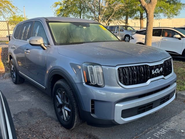 Certified 2024 Kia Telluride LX image 6